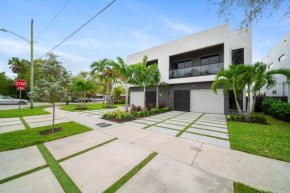 Elements Las Olas w Pool and Spa Near Beach